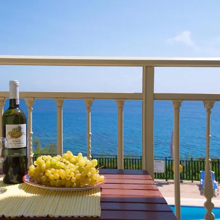 Korfos Villa *