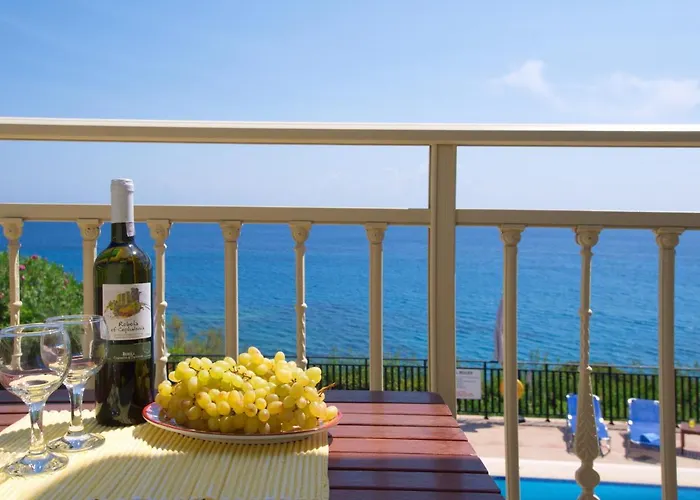 Korfos Villa *